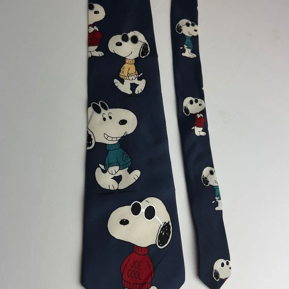 Peanuts Joe Cool Snoopy Navy Blue 100% Silk Necktie Made in USA Vintage Classic